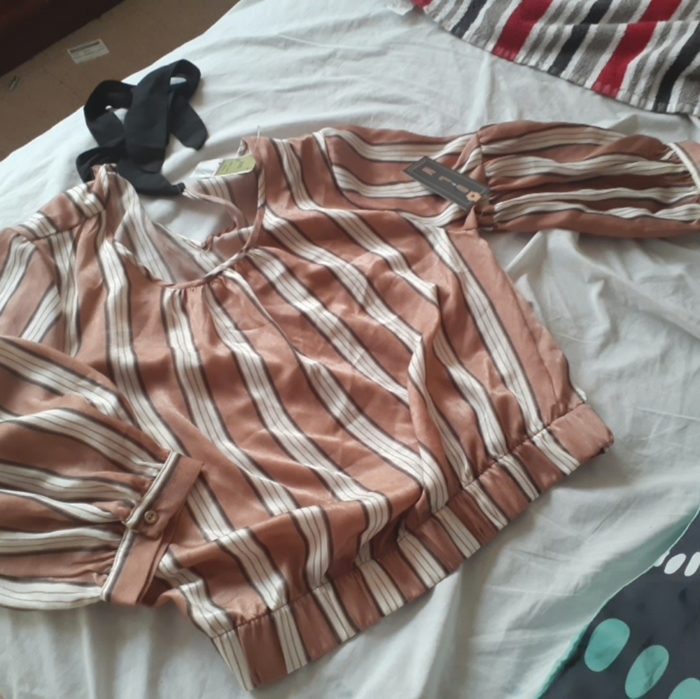 Cropped dressy shirt